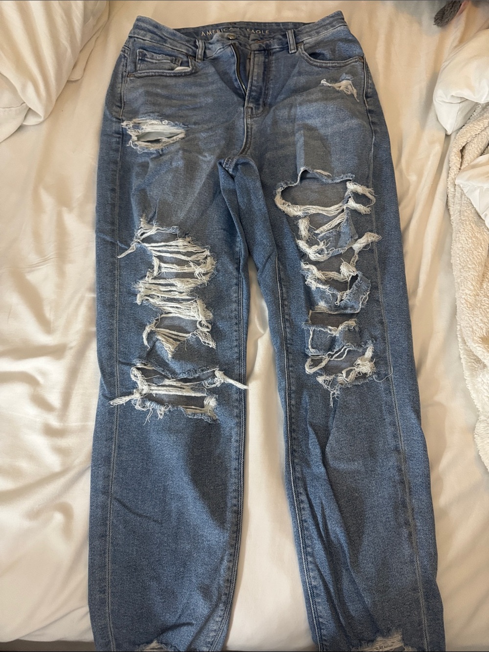 American Eagle Outfitters Women’s Curvy Mom Jean size 6 Regular